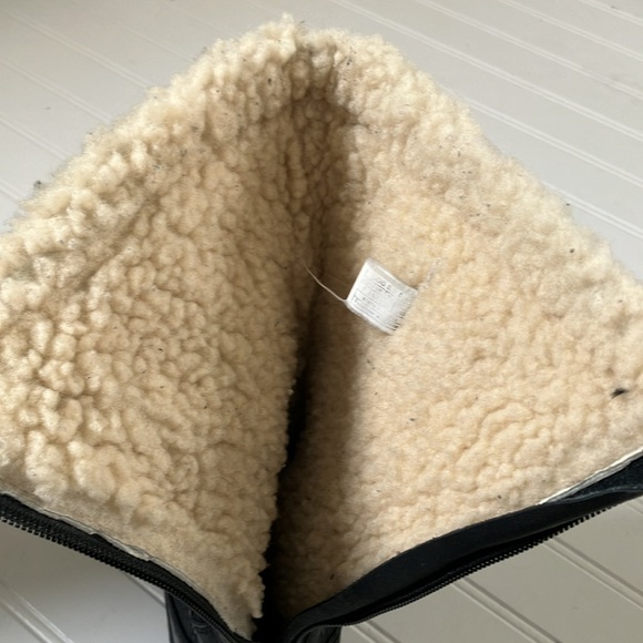 Ugg Australia Women's Quilted Snowpeak Mid Calf Winter Waterproof Boots - Picture 4 of 15